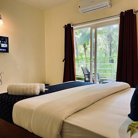 Sterling Garden Hotel By Pas Resorts Morjim Buitenkant foto